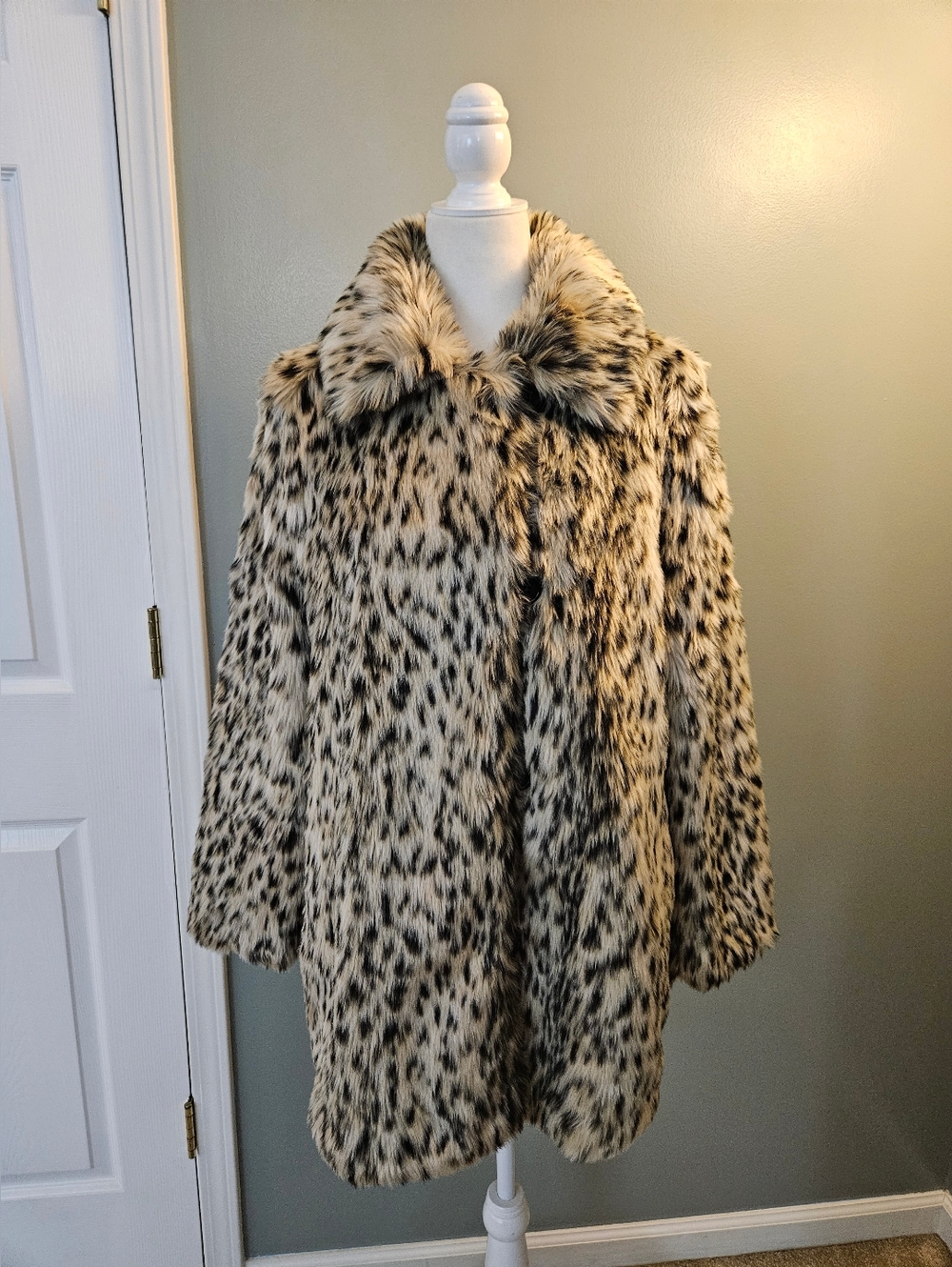 J. Crew Faux Leopard Print Fur Coat - Women's Cream and Black Size Large L